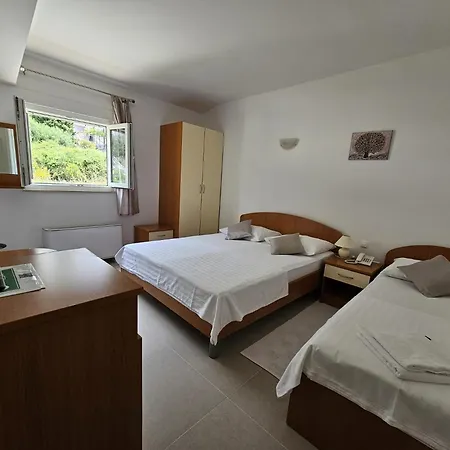 بيت ضيافة Pansion Komfor Moca 3*