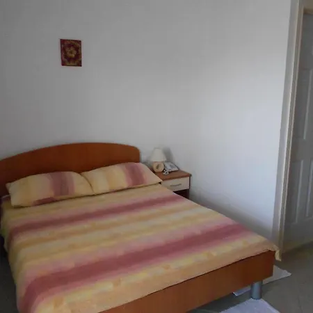Pansion Komfor Moca 3* Makarská